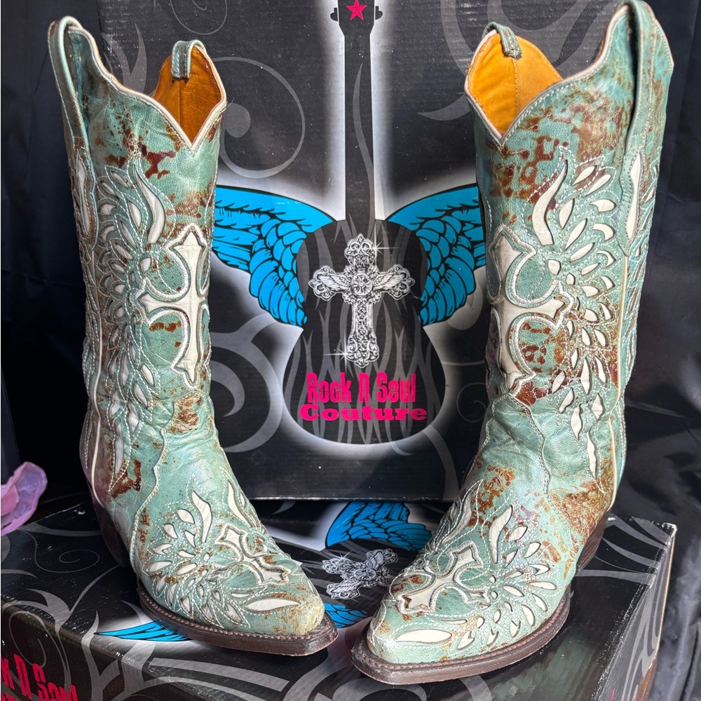 cowboy boots - Picture 3 of 5